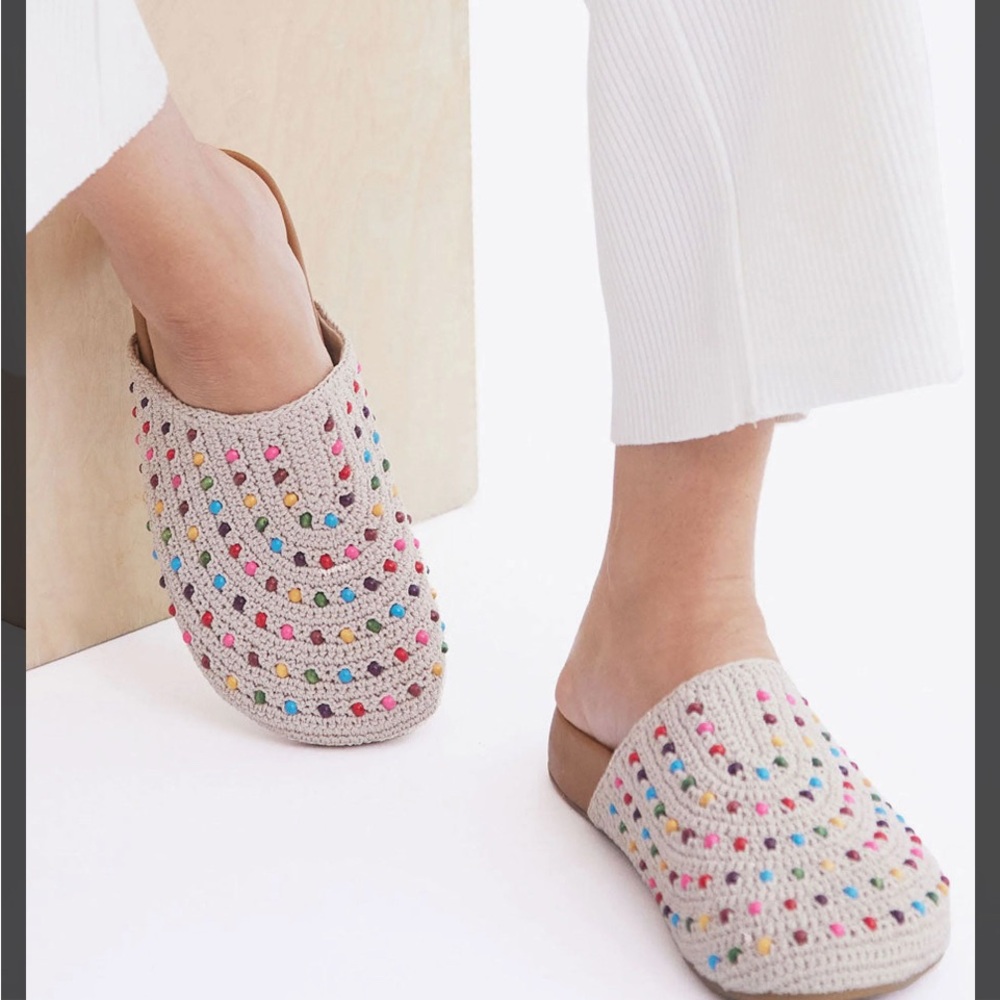 The Sak Bolinas crochet clog shoe multicolor wood beads size 9